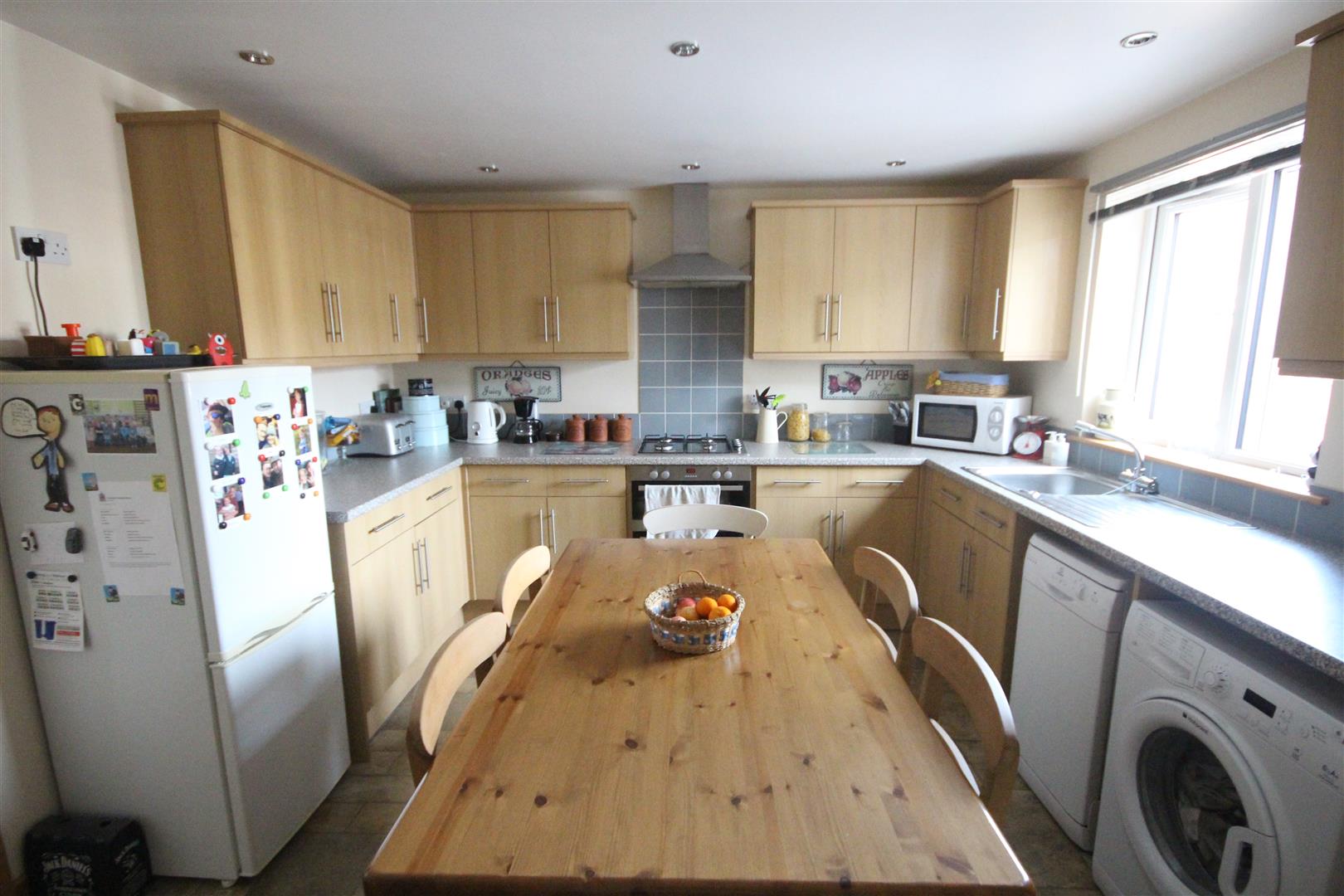 4 bedroom semi-detached house Let Agreed in Earby - IMG_8358.jpg